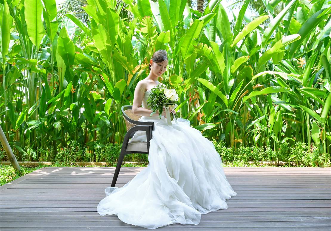 ケンピンスキ・バリ結婚式　新婦様 お支度部屋テラス