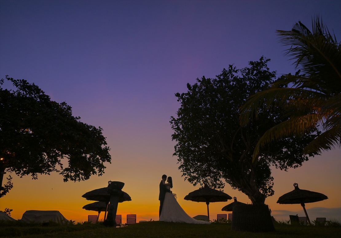 バリ島挙式　メインプールにてマジックアワー撮影