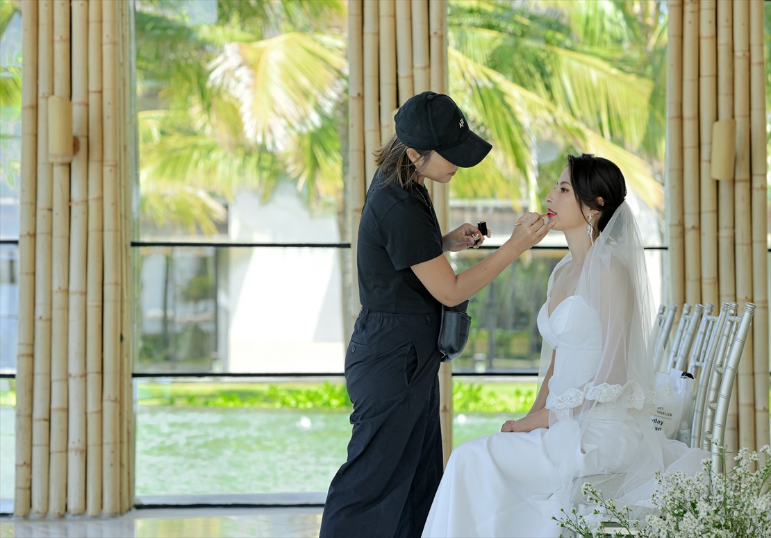カノン　バリ島ウェディング・スタッフ　ヘアメイク
