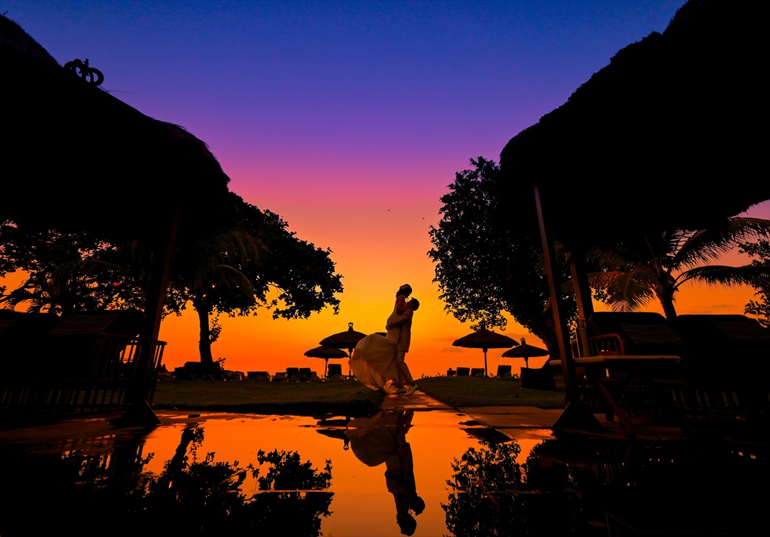 バリ島結婚式　マジックアワー 鏡面撮影