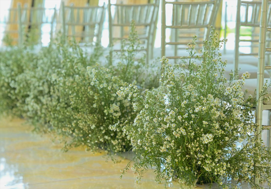 ジ・アプルヴァ・ケンピンスキ・バリ・チャペル挙式　ホワイト・ティファニーチェア