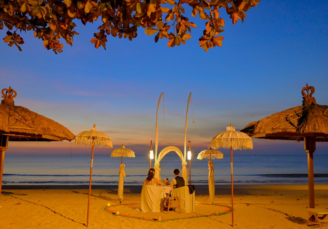 バリ結婚式　ナイトタイム・ディナーシーン