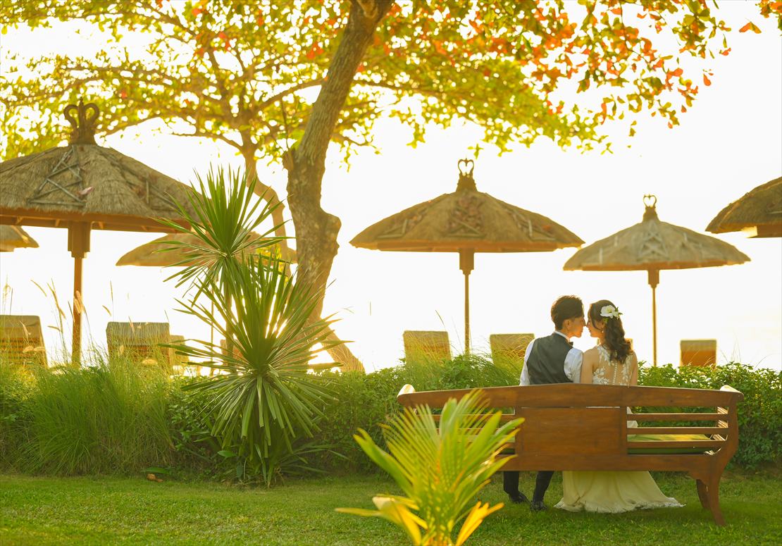 バリ島ウェディング　ガーデンにてパーティー前撮影