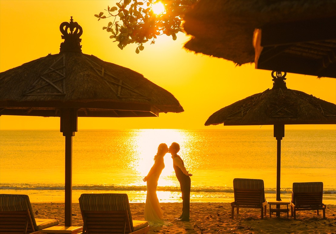 バリ・ウェディング　ビーチにてサンセット撮影