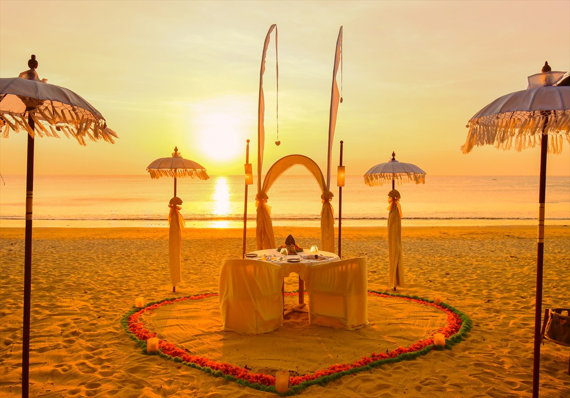 バリ島挙式　ビーチ・ロマンティックディナー