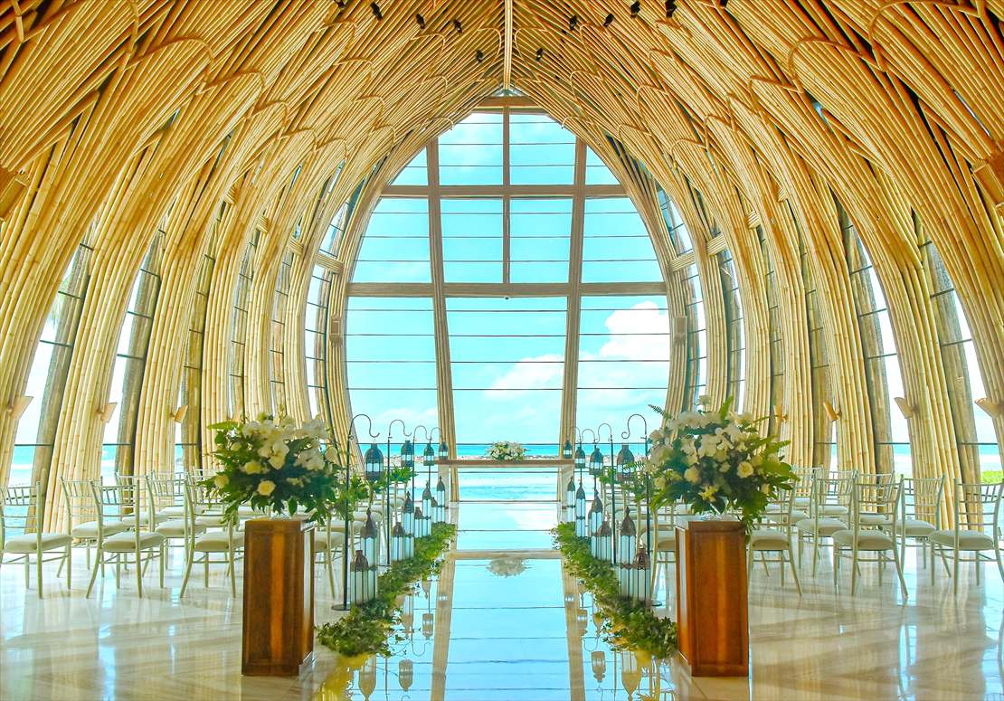 アプルヴァ・ケンピンスキ・バリ挙式　オーシャンフロント・チャペル・ウェディング　バリ島結婚式プラン